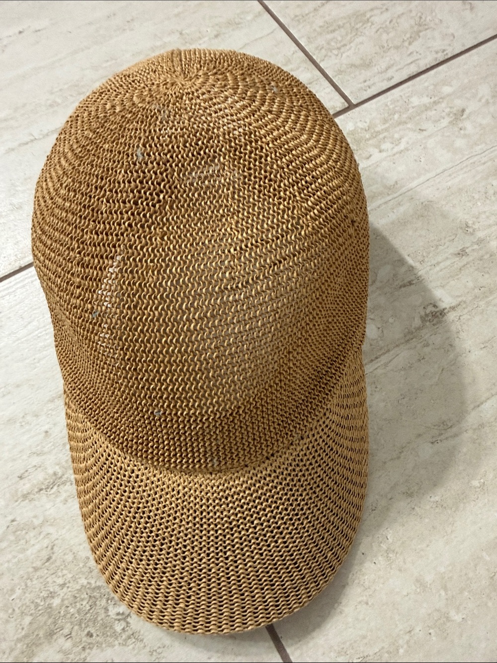 WYETH paper Straw Baseball Cap - Tan
One size ..adjustable.. unisex